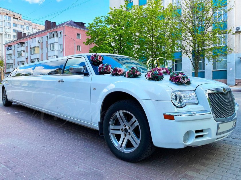 Крайслер 300 с лимузин