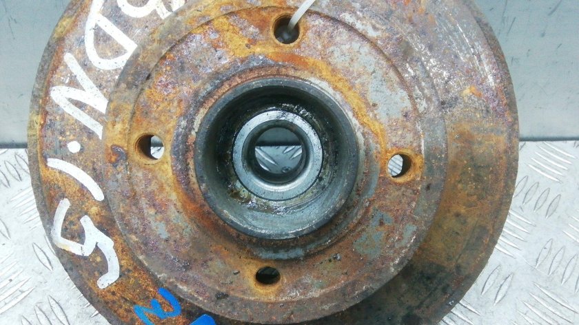 Рено Меган 2 2007 года. Задняя ступица купить на авито