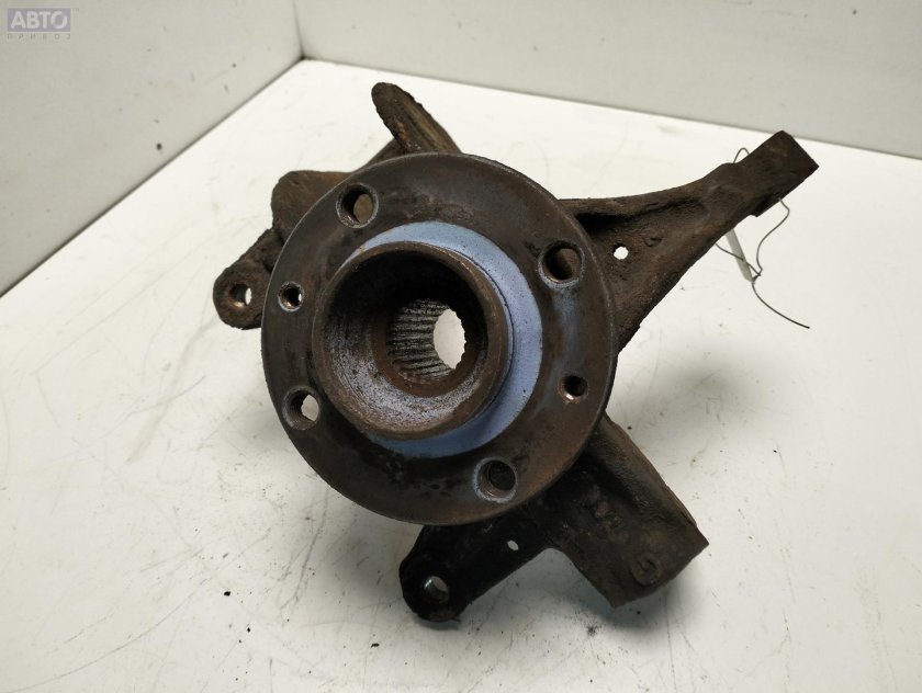 Кулак поворотный передний правый renault megane