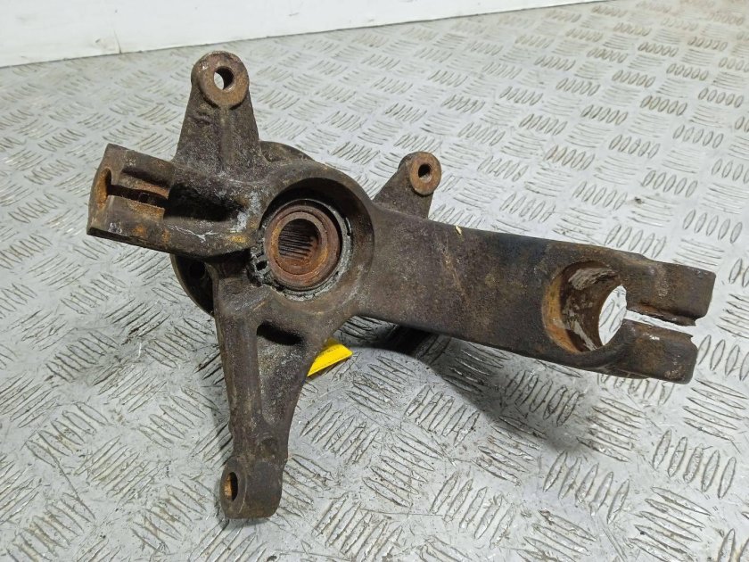 Поворотный кулак Рено Меган 2