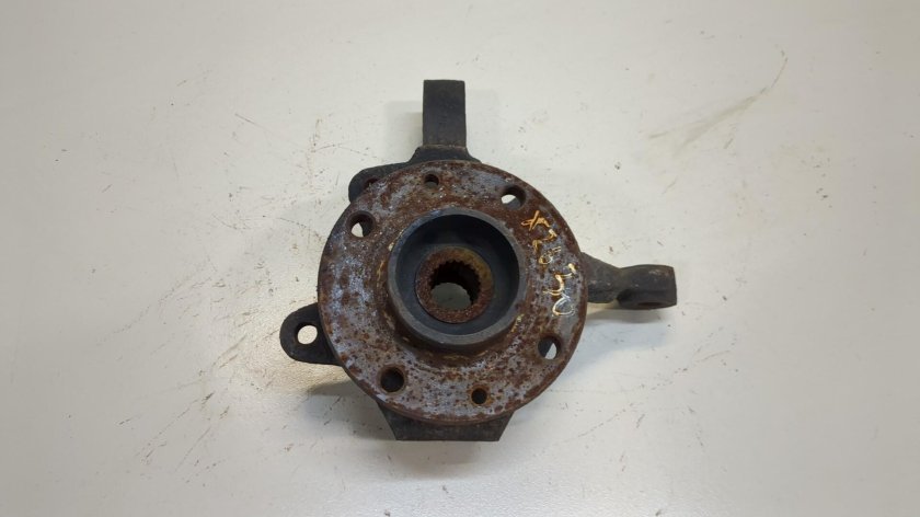 Ступица Мерседес Вито в сборе с кулаком поворотным