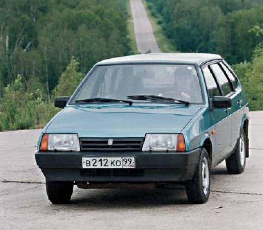 ВАЗ 2109 спереди