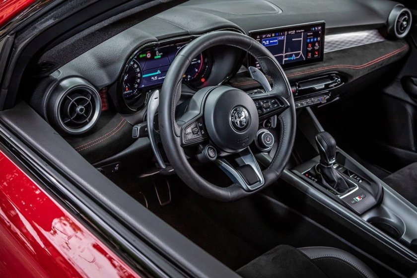 Alfa Romeo Tonale Interior