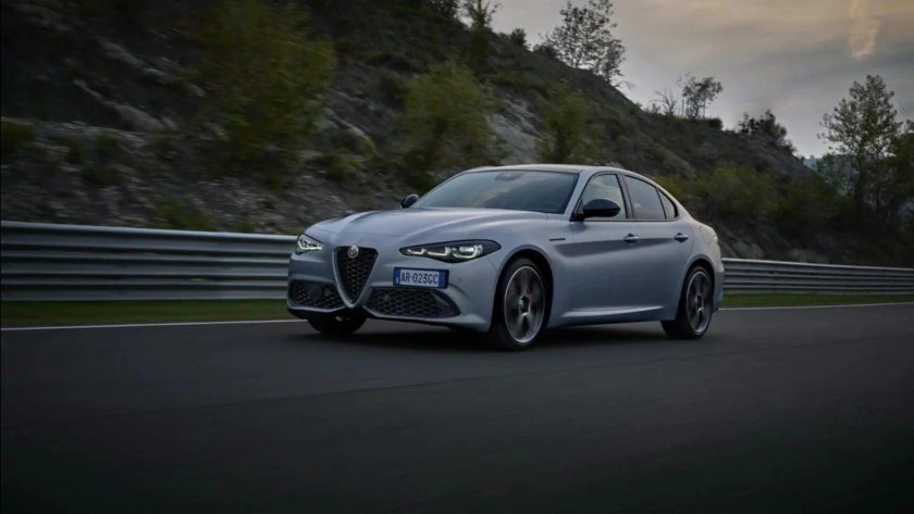 Альфа Ромео Джулия 2022