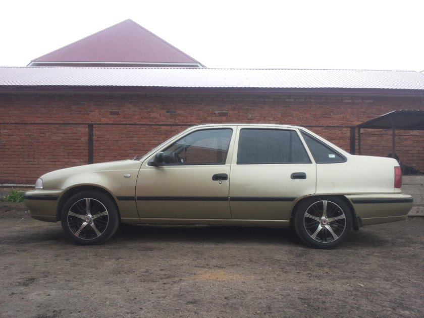 Daewoo Nexia 2 на r16