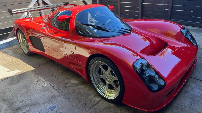 Спортивная машина