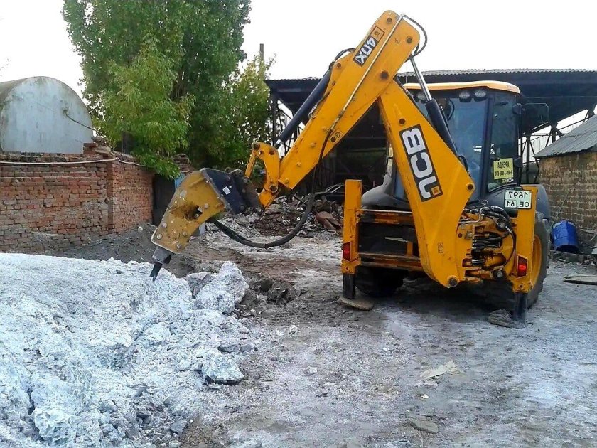 JCB 3cx с гидромолотом