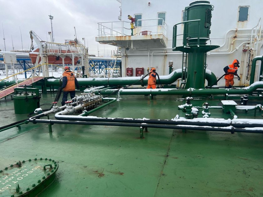 Морской порт усть луга