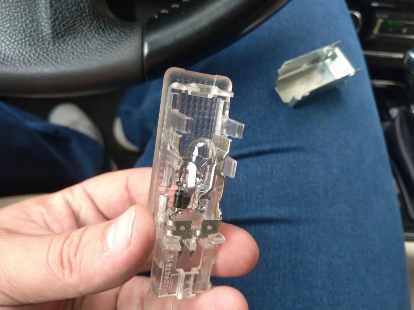 Лампочки плафон Skoda Superb 2