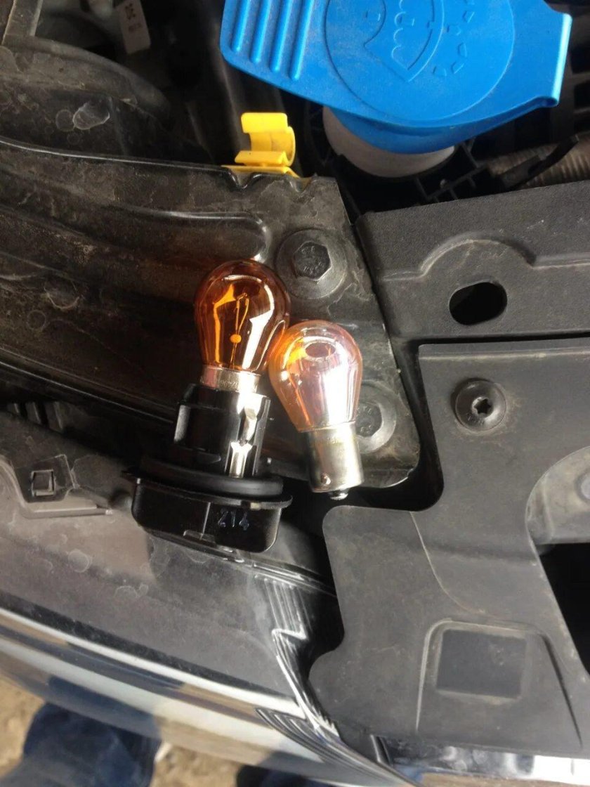 Лампочка поворотника Шкода Октавия а5