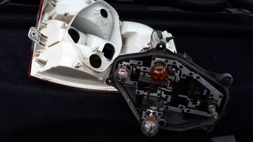 Лампы в задних фонарях Октавия а7