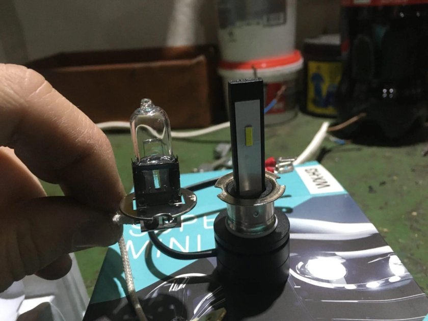 Лампа противотуманки Октавия а5