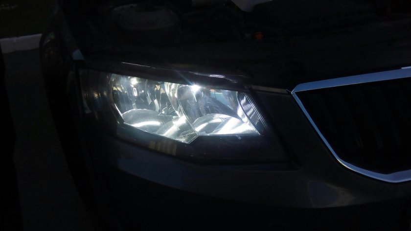 Дальние свет Октавия а 7 фары led