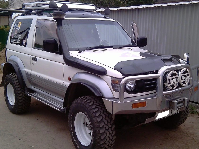 Mitsubishi Pajero 2