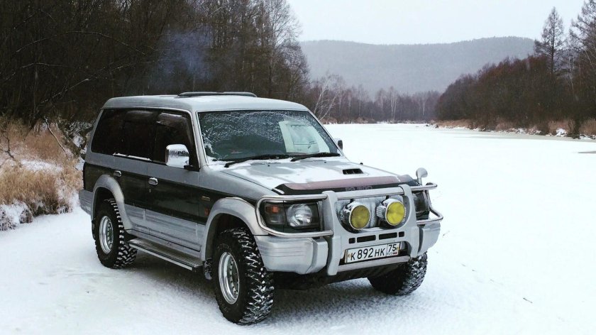Mitsubishi Pajero 2