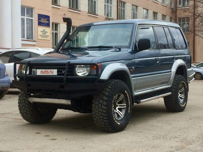 Митсубиси Паджеро 2