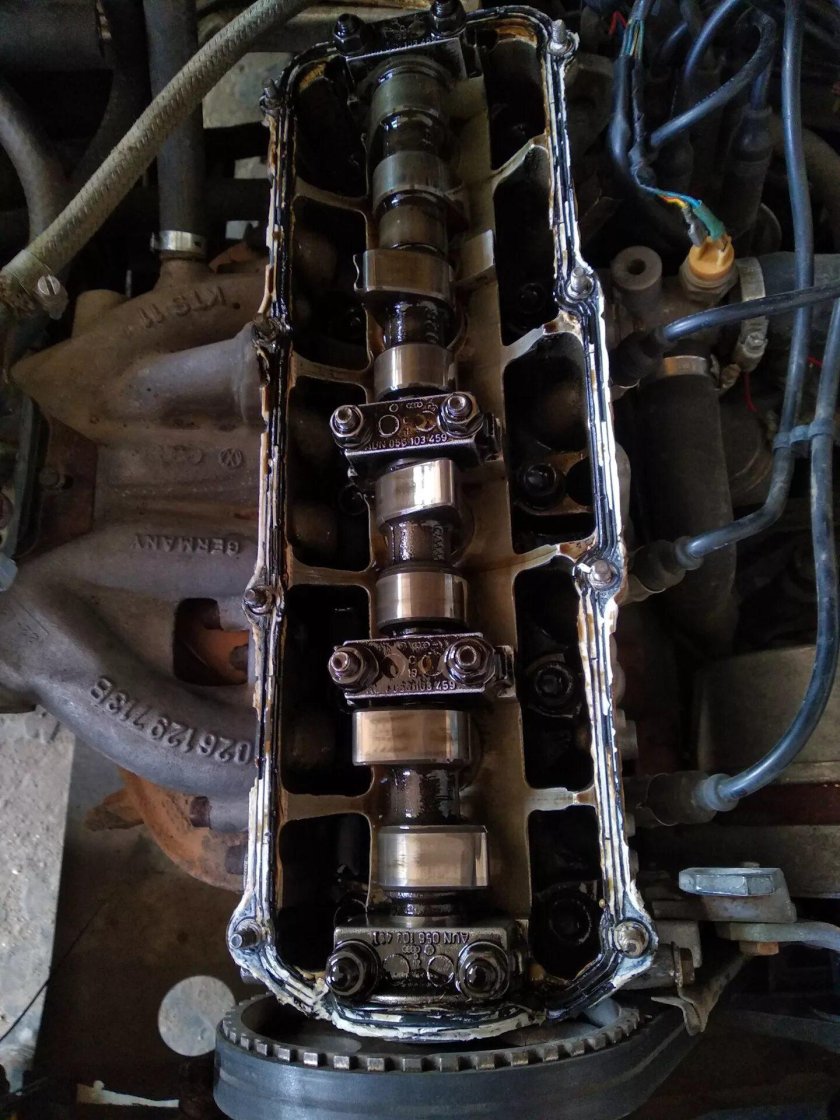 Распредвал Ауди 80