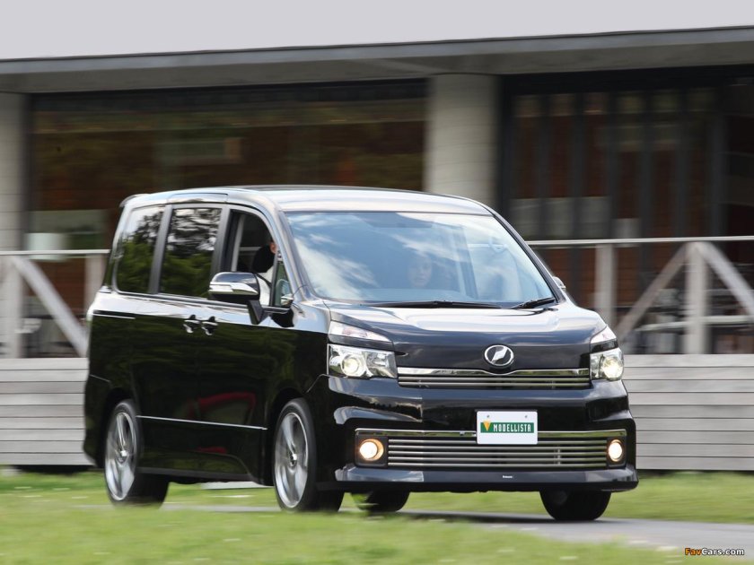 Тойота Вокси 2009