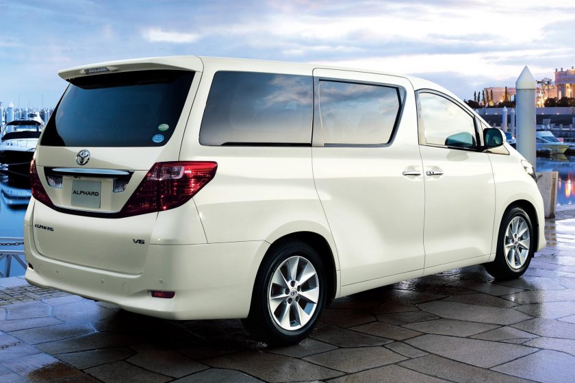 Тойота альпхард 2008