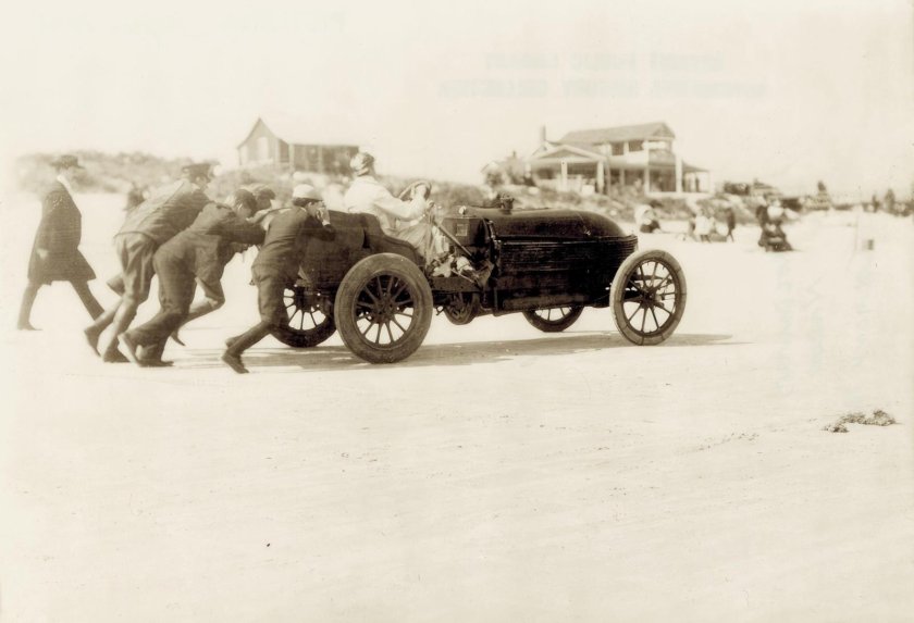 Гоночные автомобили