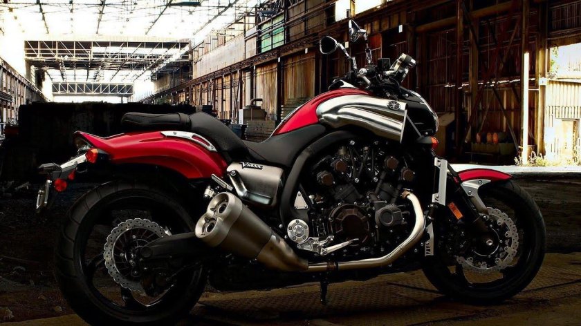 Yamaha v Max 1200 красный