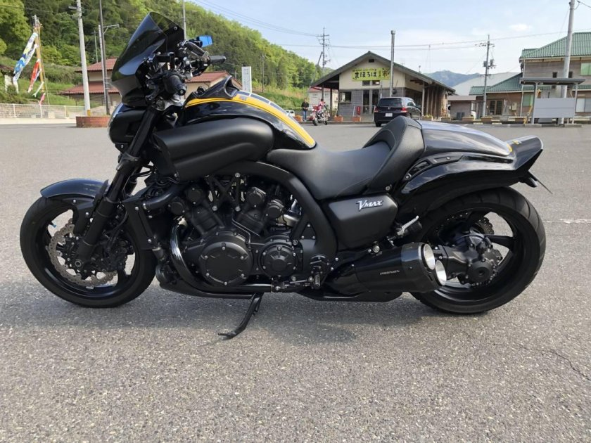 Ямаха v max 1700