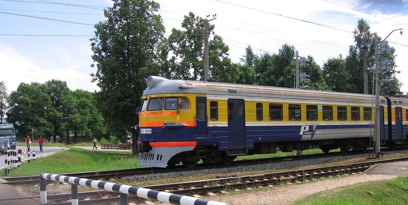 Электропоезд эр2 моторный вагон