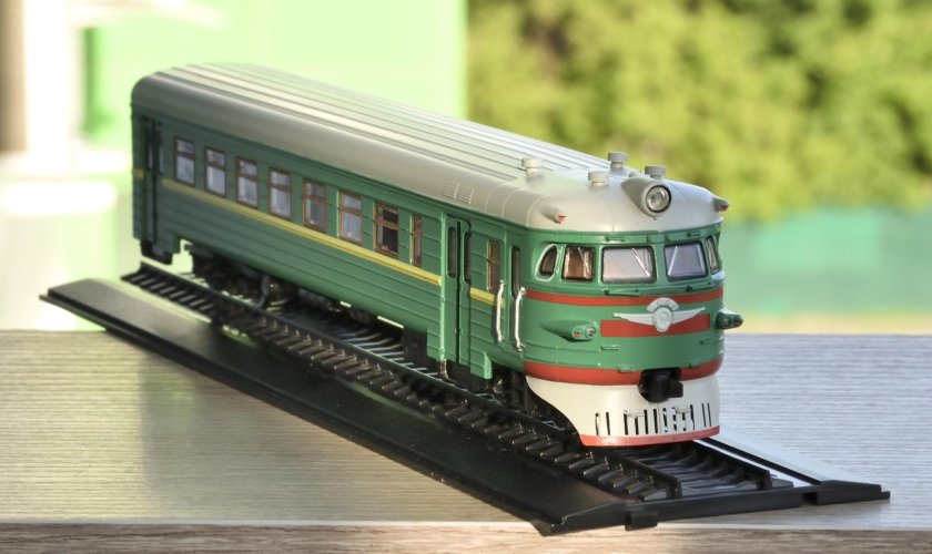 Модель электрички эр 2