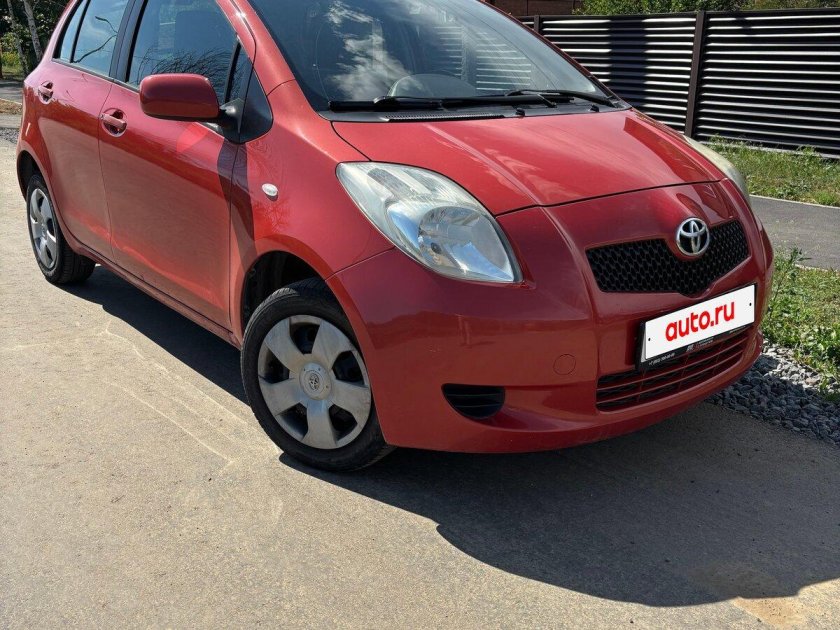 Тойота ярис 2008 красная