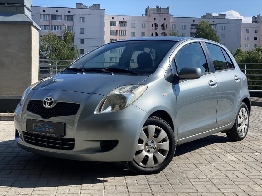 Toyota Yaris 2