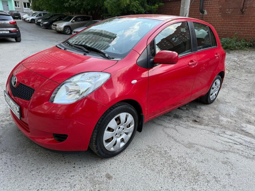 Тойота ярис 2008г