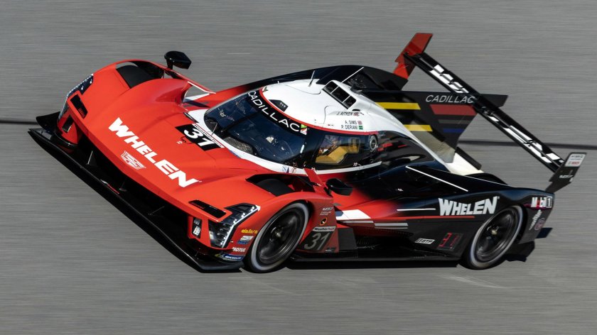 Cadillac #31 whelen racing dpi-v.r