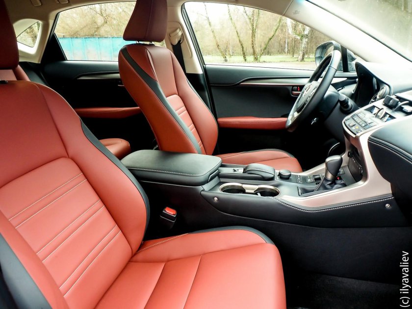 Lexus NX 200 салон