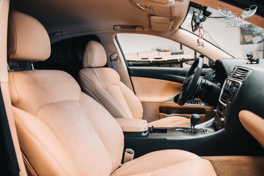 Салон Лексус ИС 250 алькантара