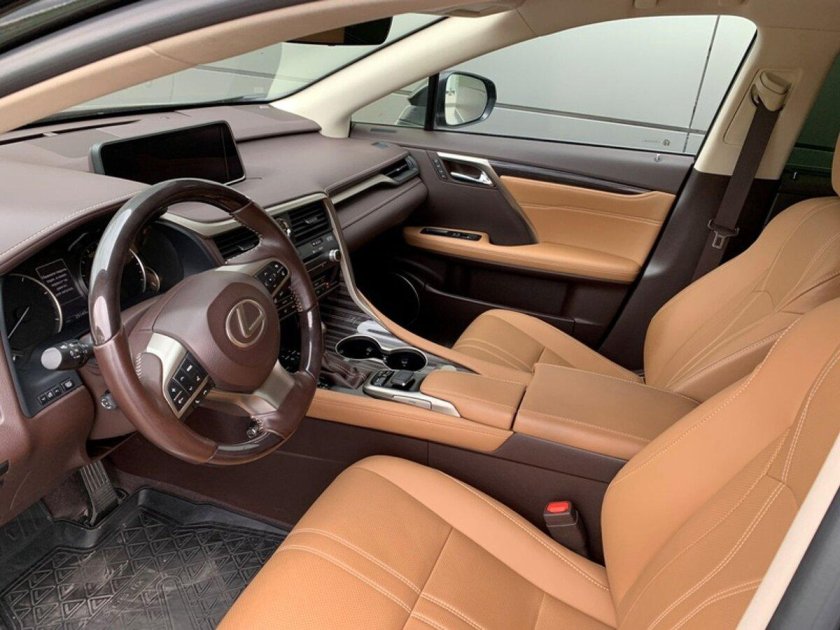 Lexus RX 200t IV салон