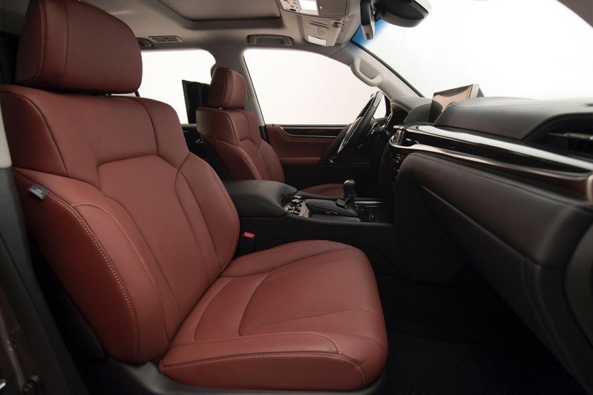 Lexus LX 570 2016 салон