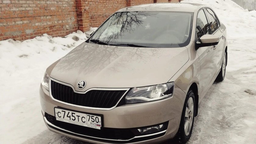 Шкода Рапид бежевый