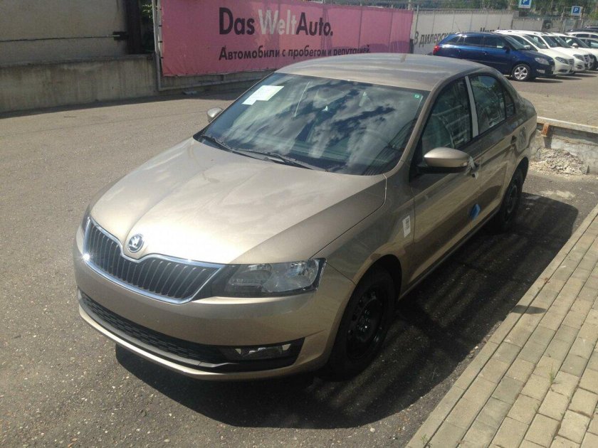 Шкода Рапид 2020 бежевый металлик