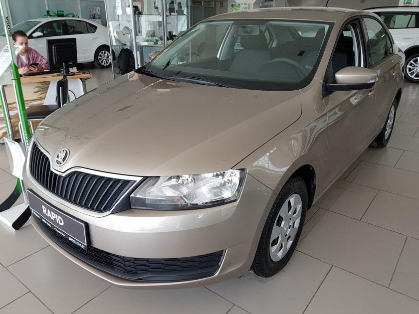 Шкода Рапид бежевый