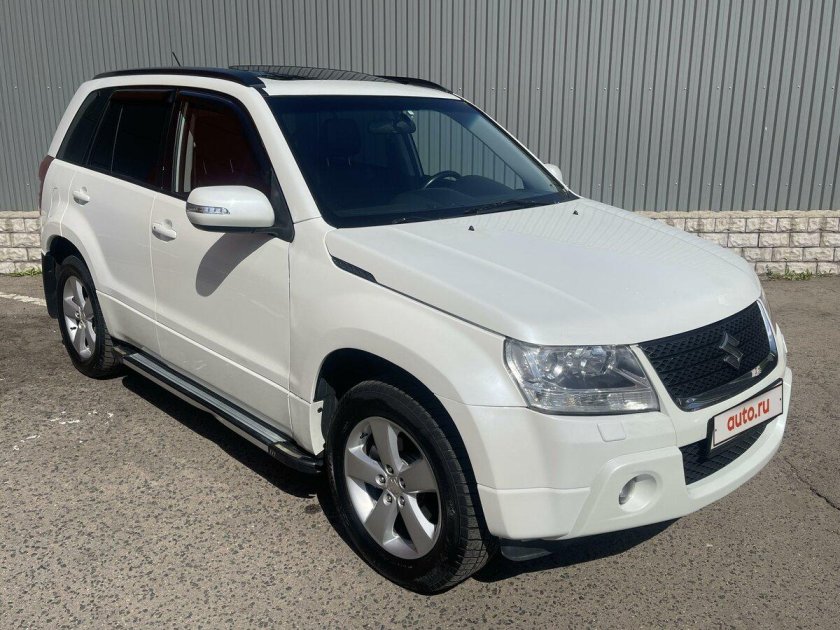 Сузуки гранд витара 2011 белая