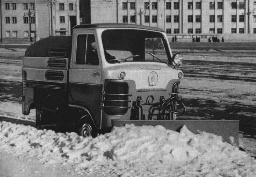 Тротуароуборочная машина тум-975