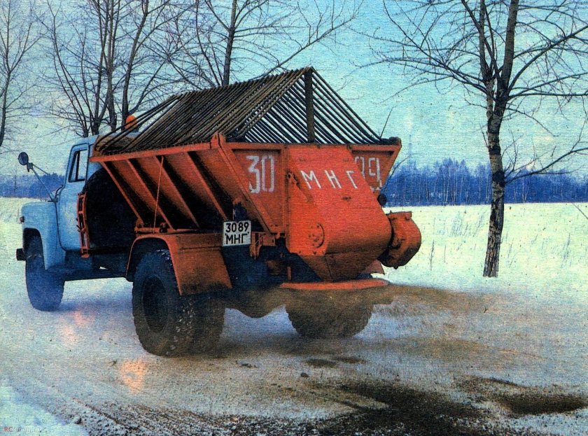 ЗИЛ 130 пескоразбрасыватель