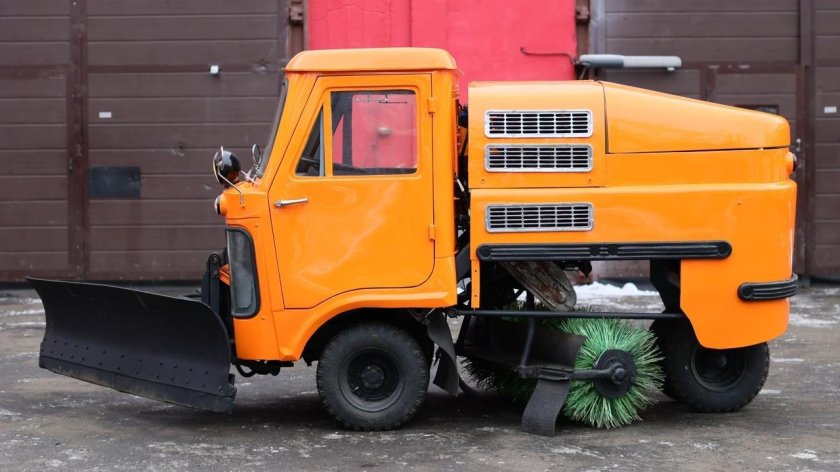 Тротуароуборочная машина тум-975