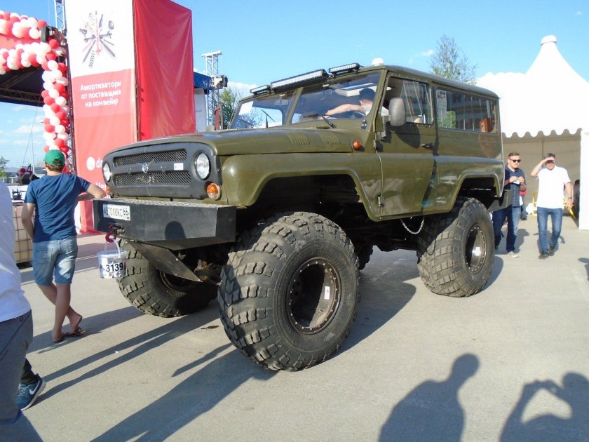 Новый Урал джип