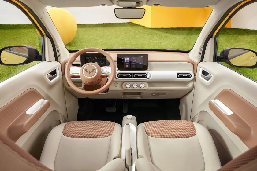 Мини электромобиль Wuling Hongguang
