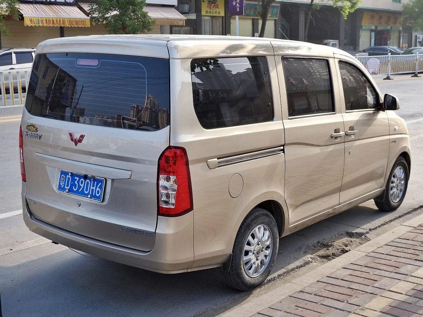 Минивэн Wuling Hongguang