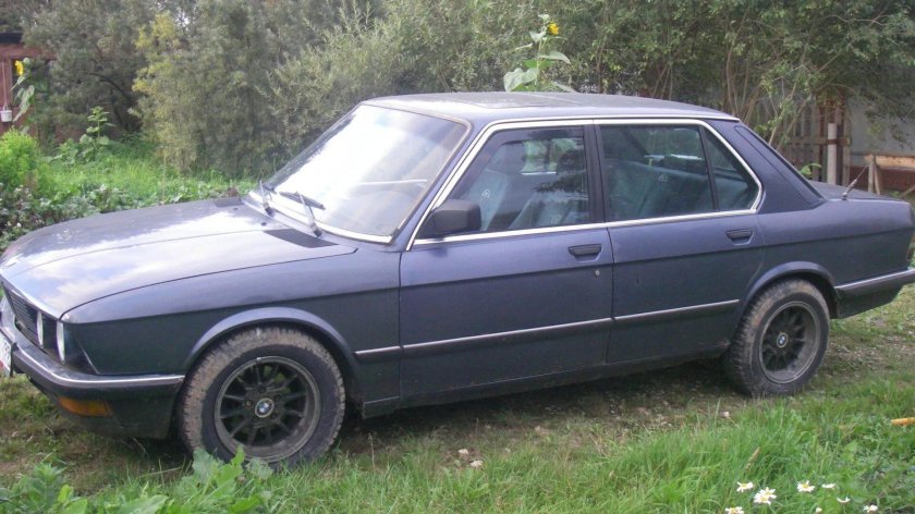 БМВ 524 е28