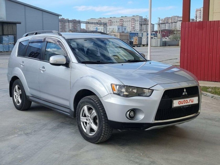 Мицубиси аутлендер 2012