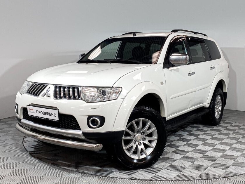 Mitsubishi Pajero Sport 11 года