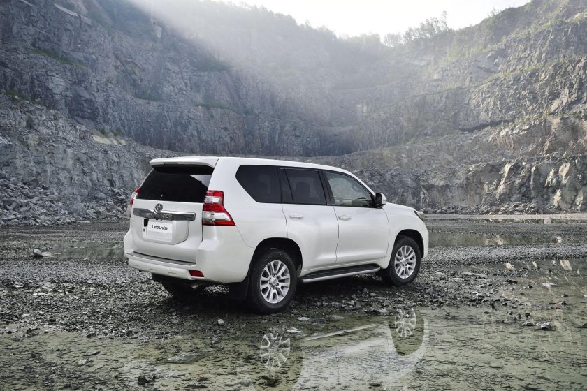 Toyota Land Cruiser Prado 2013